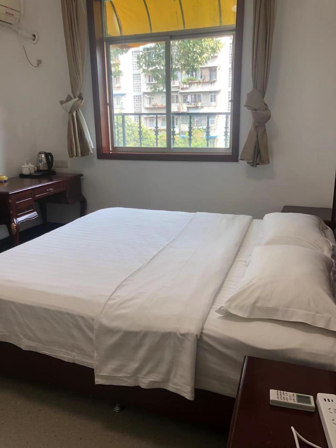 Chengdu Sichuan University Budget Hotel Екстериор снимка